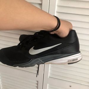 Black& White Nike Tri-Fusion running shoes